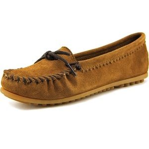 Minnetonka Suede Slip-On ‘Skimmer’ Moccasin